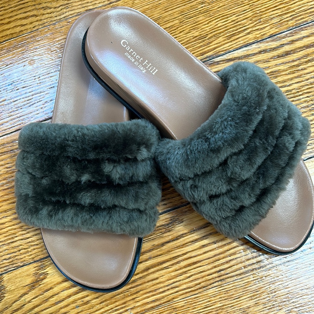 Garnet Hill Daria Modern Slides, green upper. Size 7.5, Good used condition